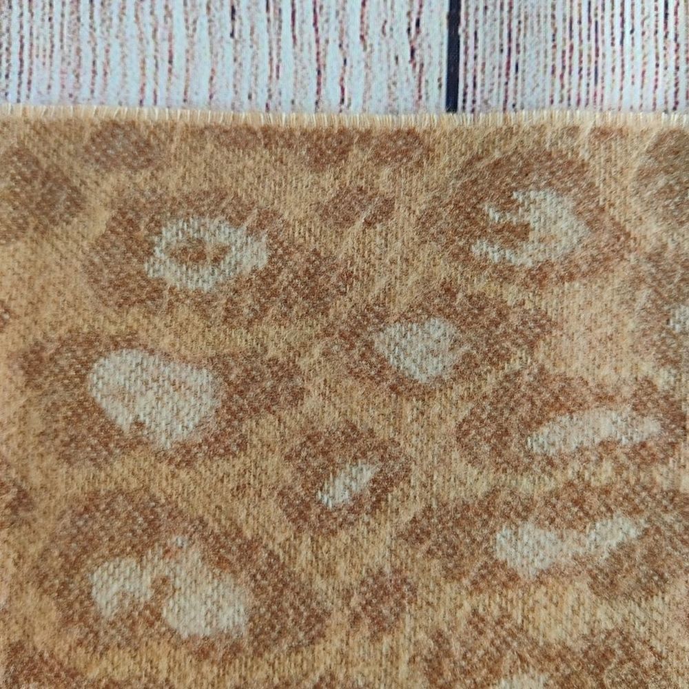 V. Fraas leopard print fringed scarf - Picture 5 of 9